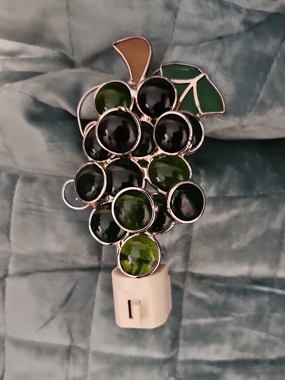 Green Grape Cluster Night Light — Elegant Green Glass Accent